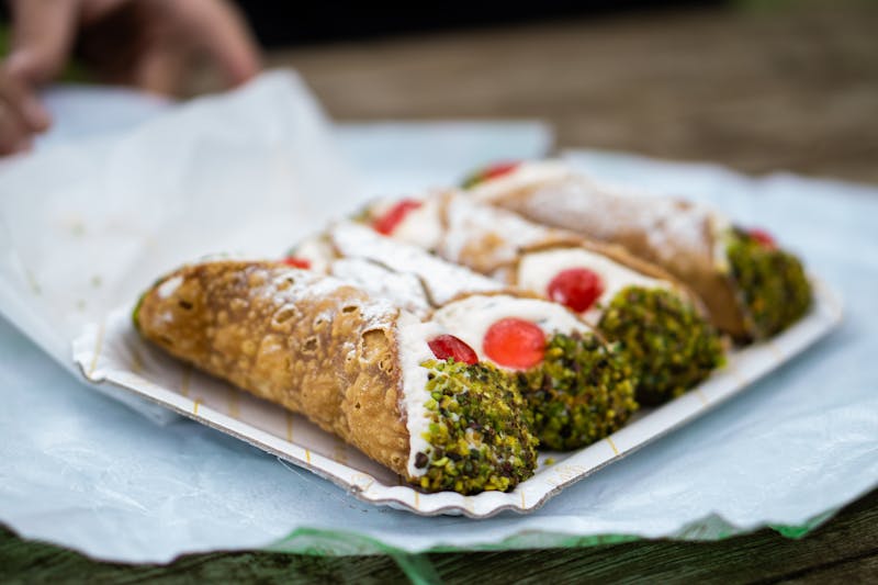 Cannoli dessert